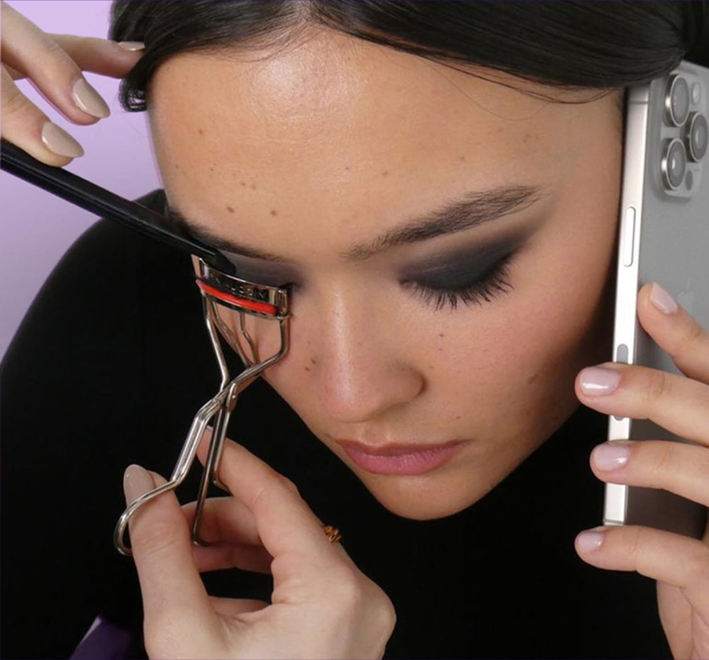 Ergonomic grip on Kevyn Aucoin curler for steady application