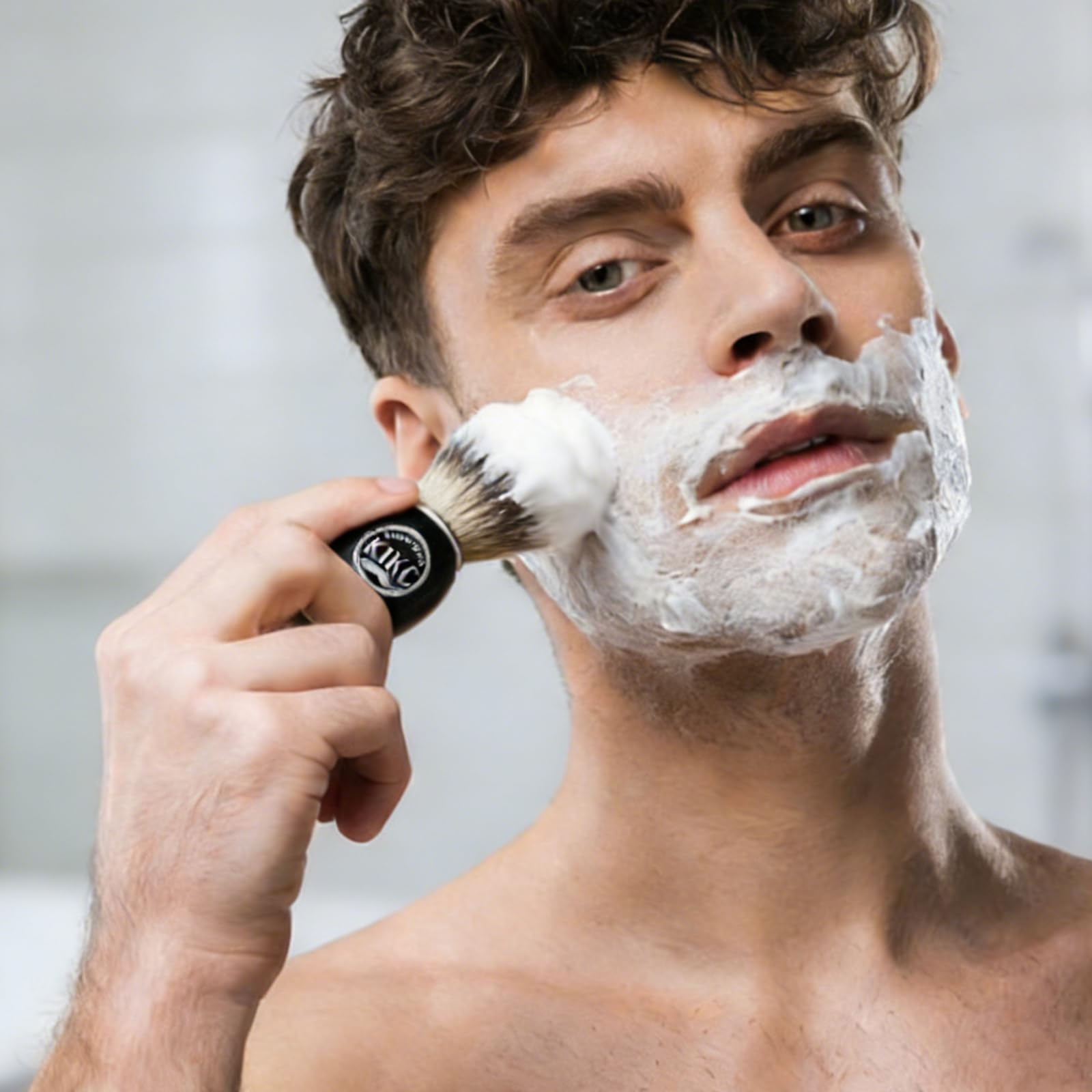 KIKC face massage during shaving for a relaxing routine
