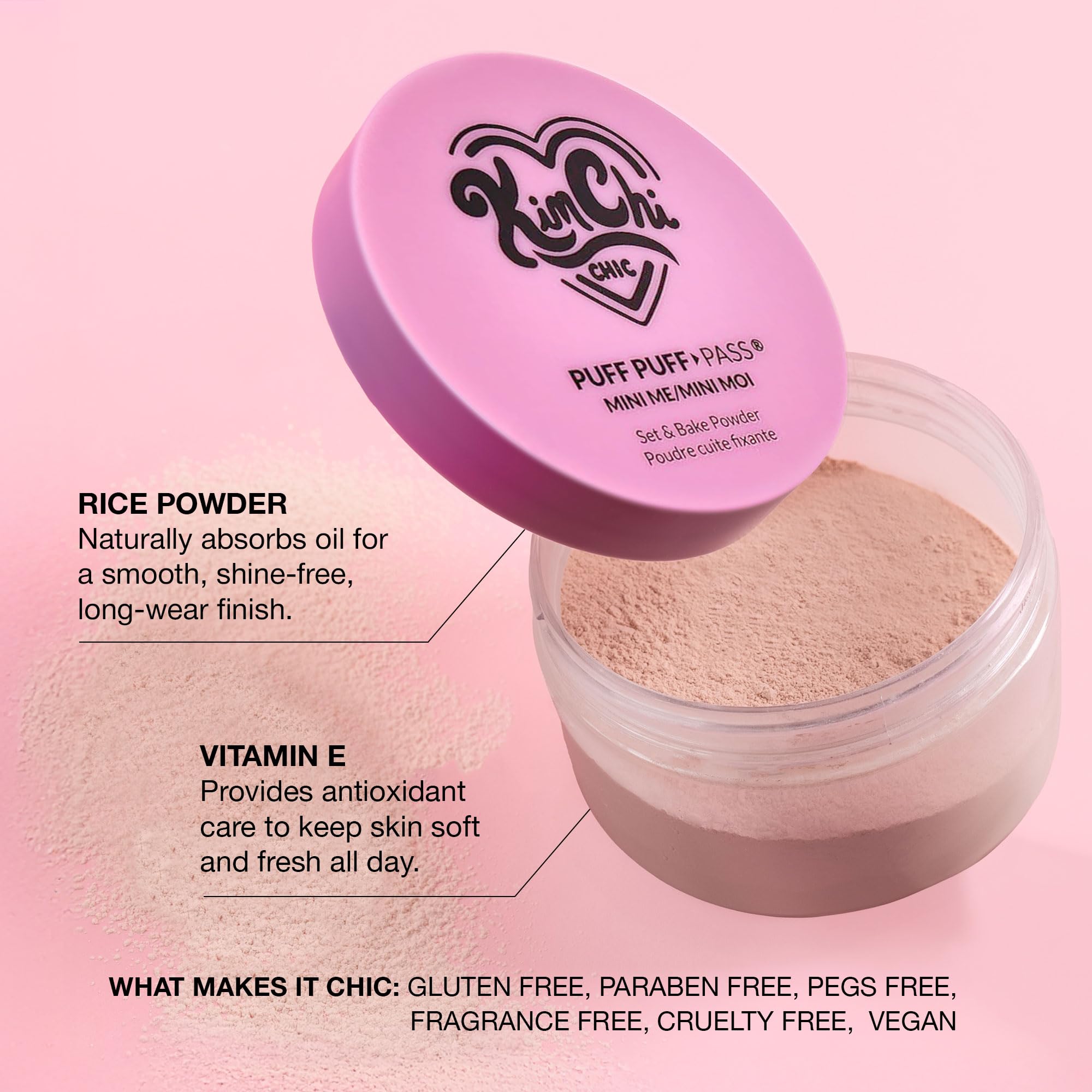 Vitamina E en la fórmula cuida la piel mientras fija el maquillaje.