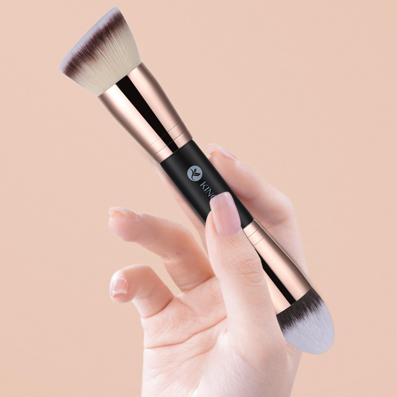 Kingmas bronzer brush dual-ended for easy contour and natural warmth.