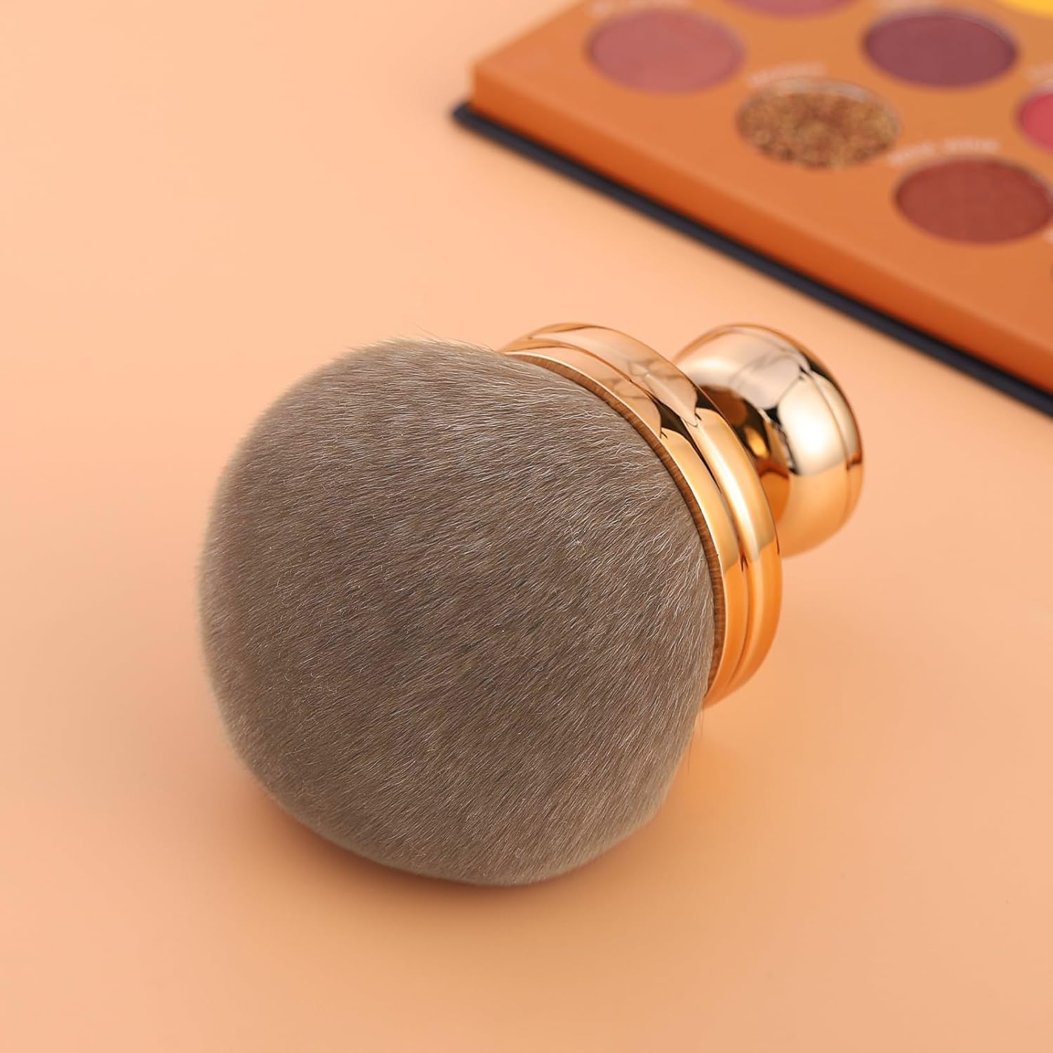 KINGMAS premium brush minimizes streaks for a flawless look.