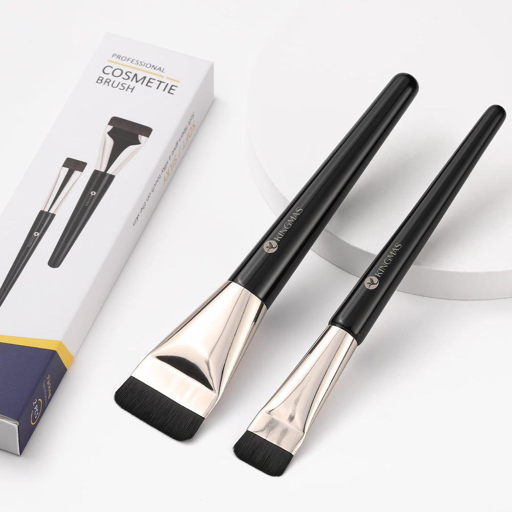 KINGMAS on-the-go touch-up brush fits bags for quick refreshes.
