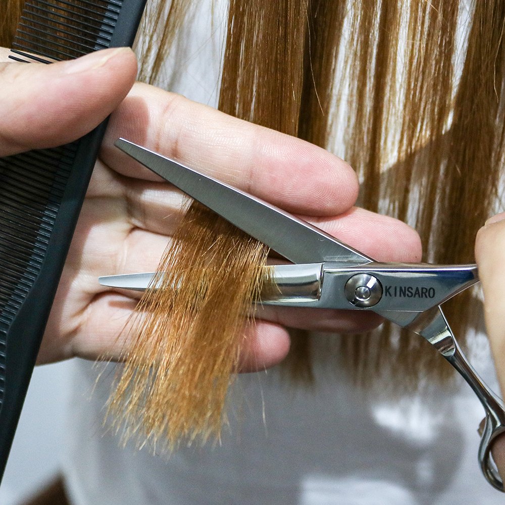 KINSARO precision-cut blades supporting versatile styling tasks.