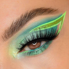Kiromiro Fox Eye Lashes 6D volume for bold, dramatic eyes.