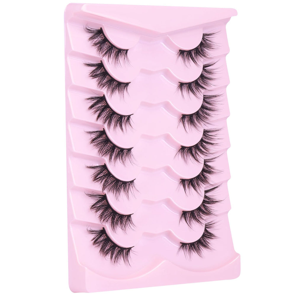 Kiromiro Half Lashes are easy to apply for daily use