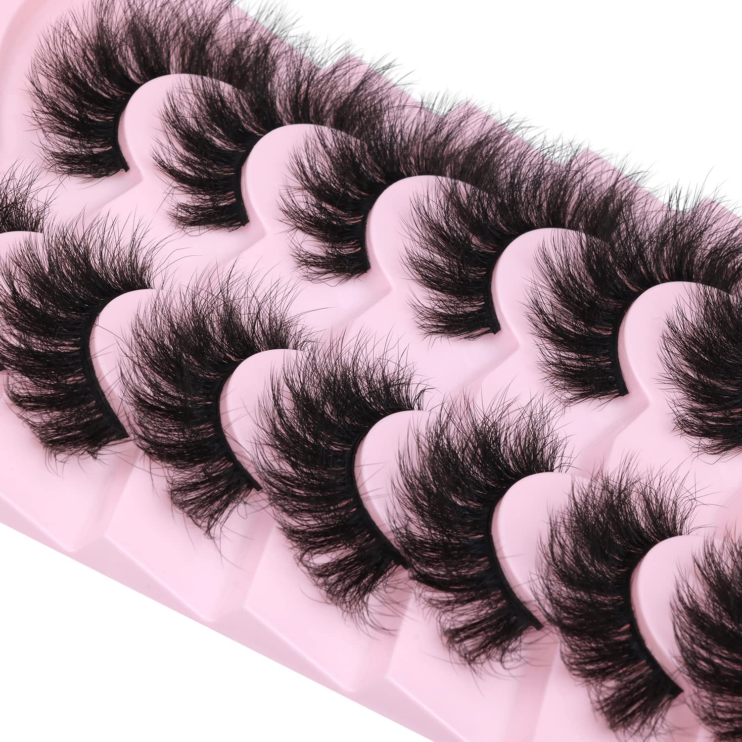 Kiromiro Lashes cat-eye dramatic style for evening looks.