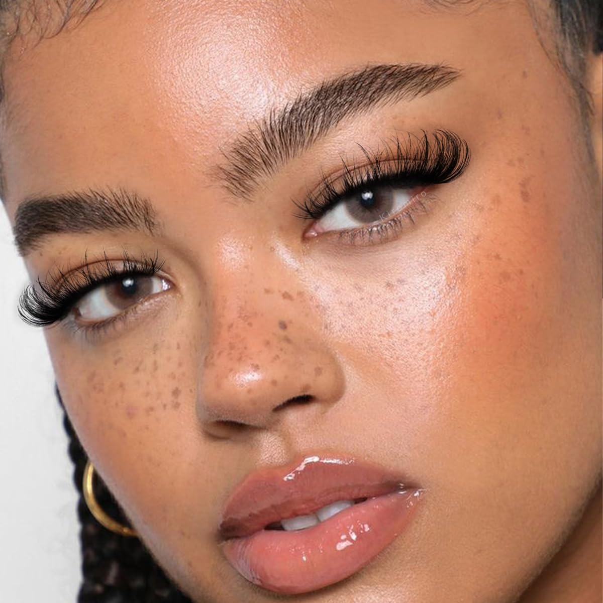 Kiromiro Mink Lashes Fluffy 6D d-curl blends with natural lashes