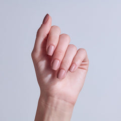 KISS CORE Felicity: uñas cortas con forma cuadrada para ajuste cómodo.