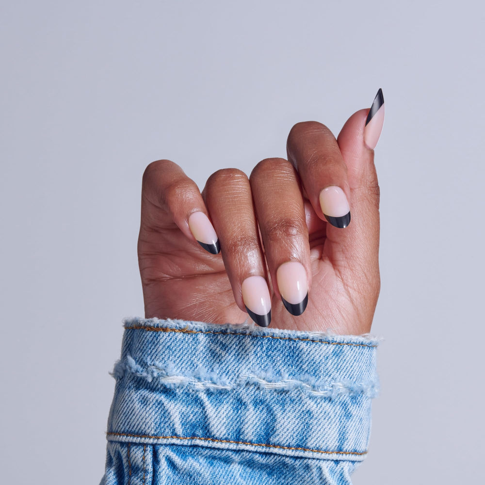 KISS CORE black almond press-on nails set for versatile sizes