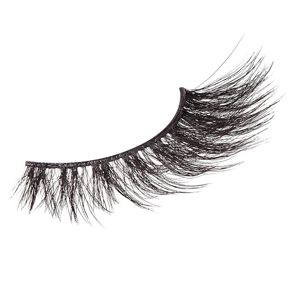 Kiss easy-apply strip lash design for quick glam.