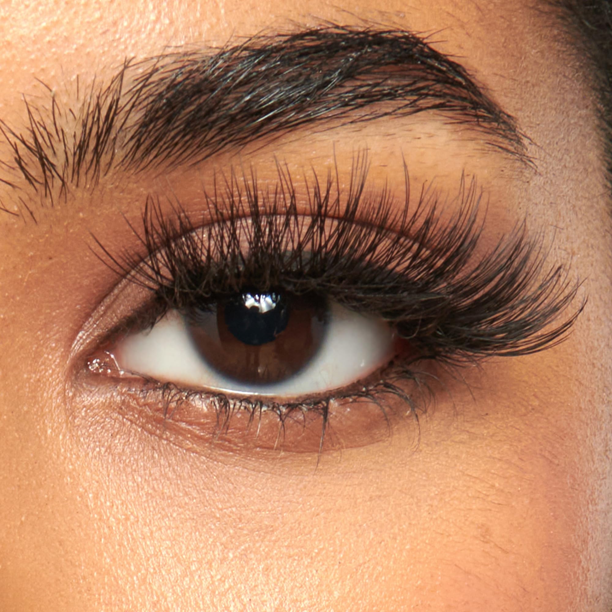 KISS Lash Couture Naked Drama Chiffon fluffy volume close up reveals fullness