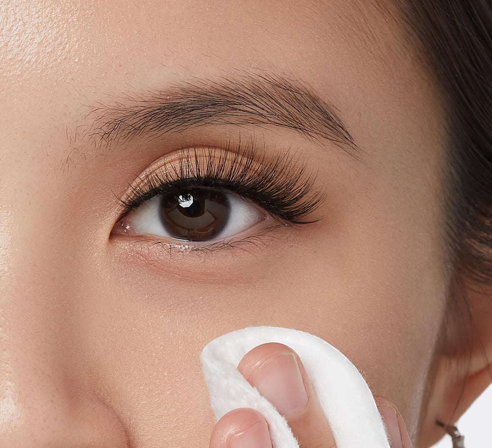 KISS Lash Purify, limpiador multiuso compatible con adhesivo y delineador de pestañas.