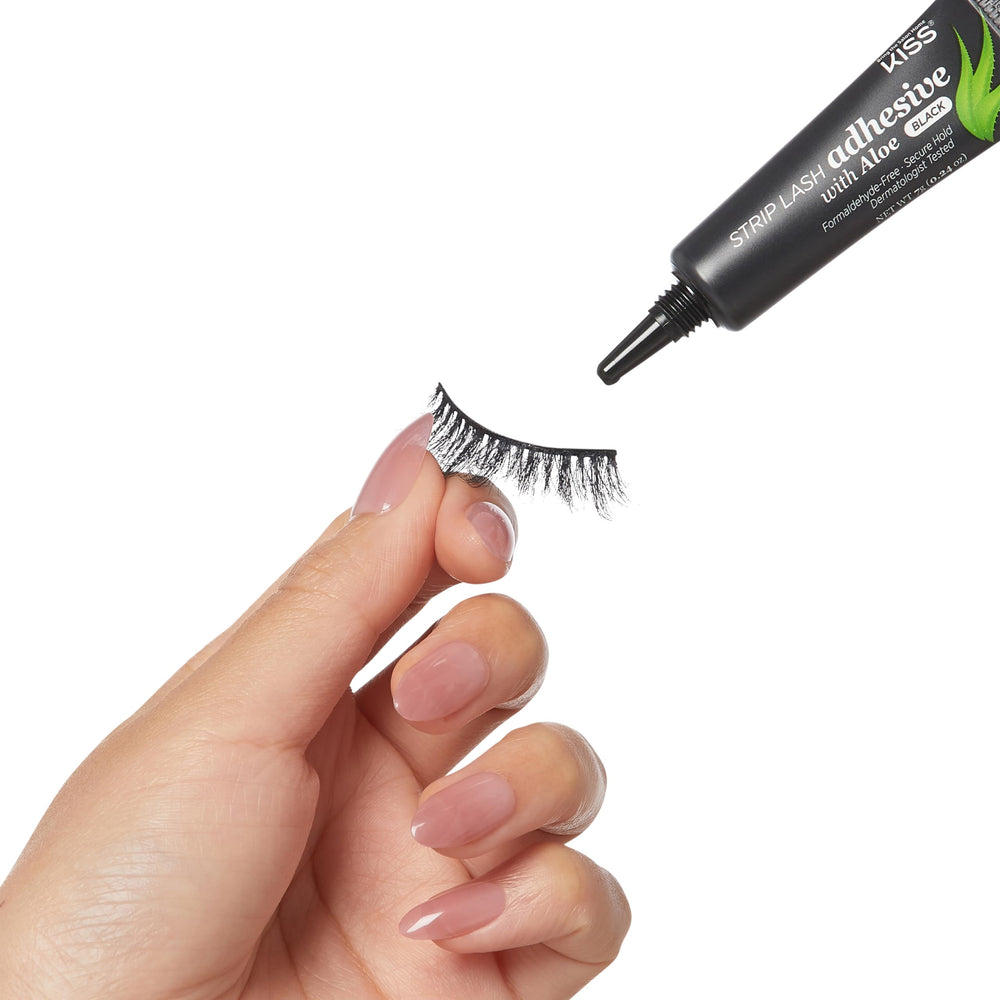 KISS latex-containing lash adhesive emphasizes robust bonding