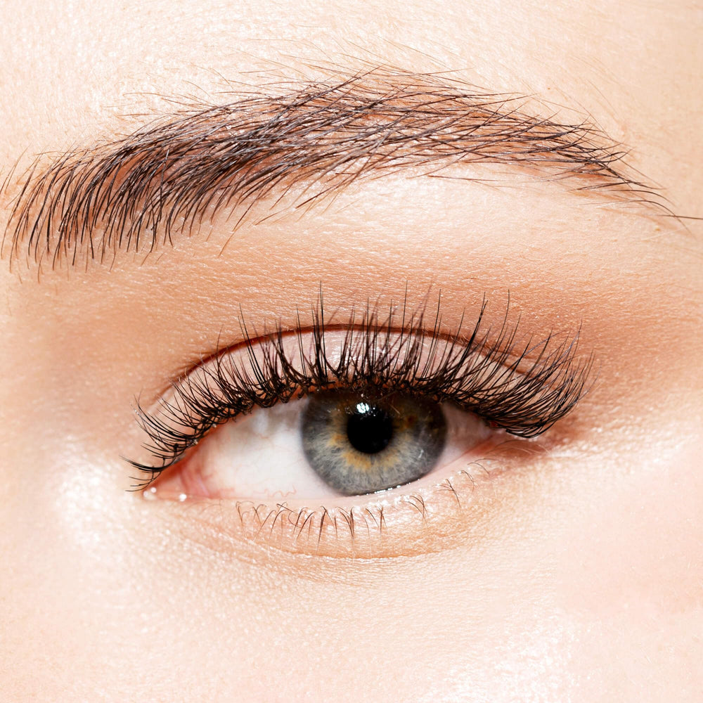 KISS Looks So Natural Sultry 12mm lashes easy application for quick enhancement.
