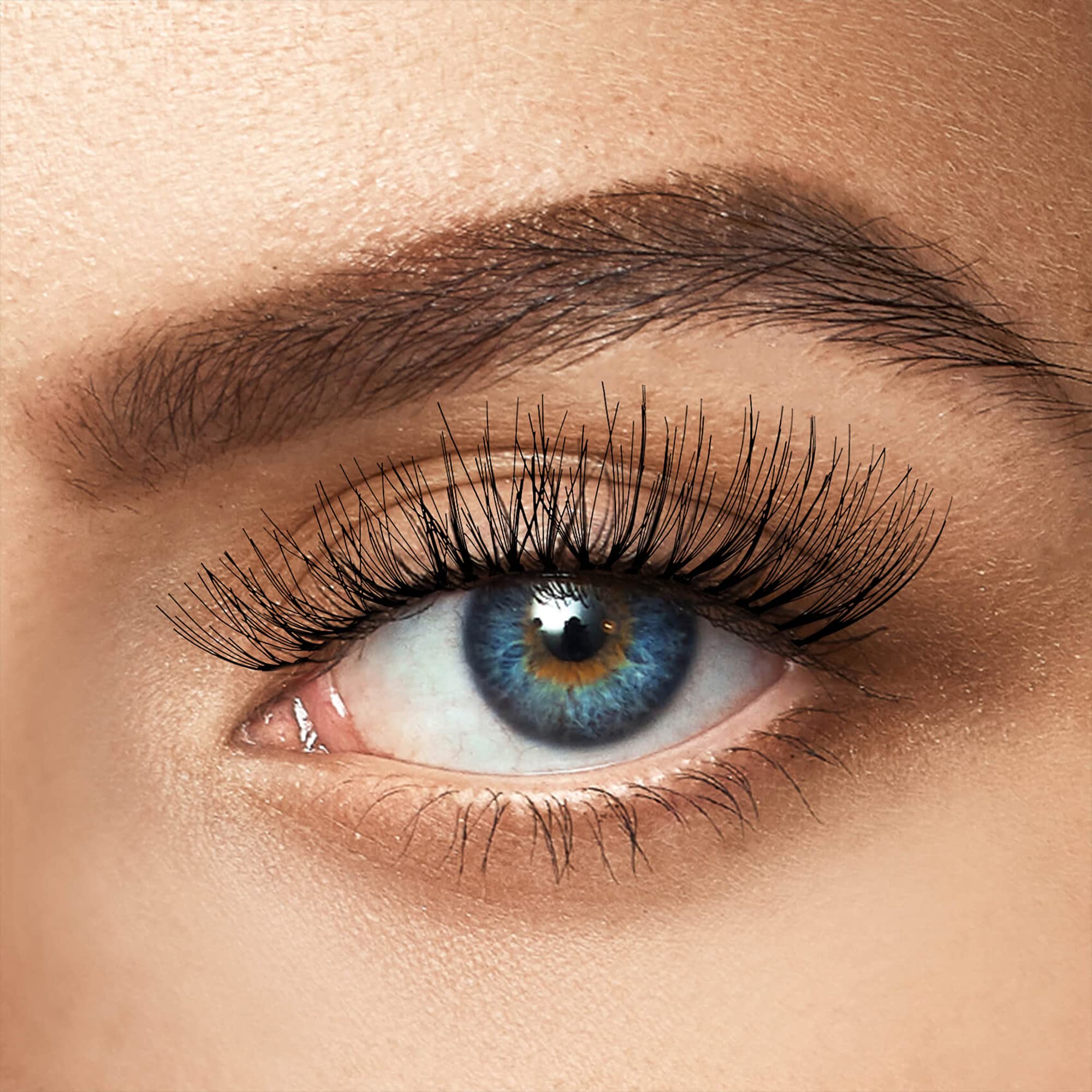 Contact lens friendly design of KISS Looks So Natural Trio Lashes for eye comfort.