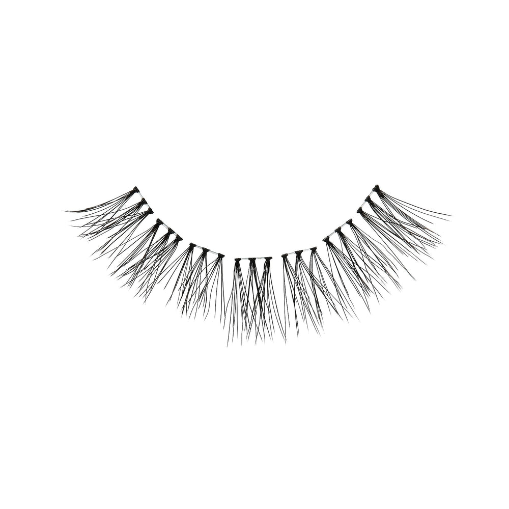 Lightweight and comfortable eyelashes from KISS Looks So Natural Trio Lashes for long wear.