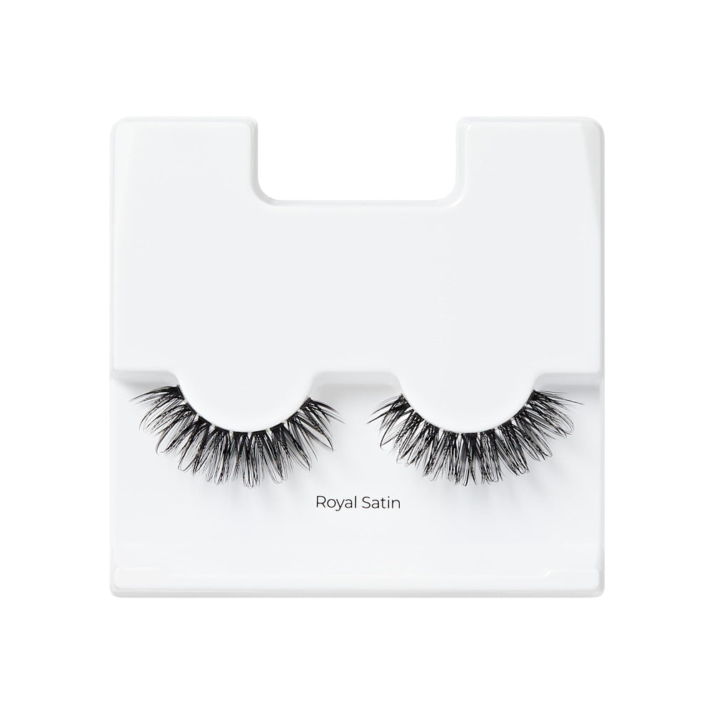 KISS LuXtensions laser-cut lashes close-up with precise edges