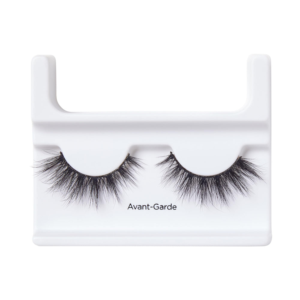 KISS Masterpiece Premium Faux Mink Fibers provide feather-light comfort and shine