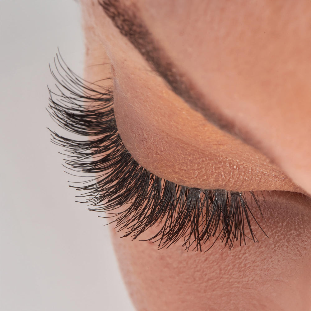 KISS signature wispy effect enhances eyes with a soft, natural vibe.