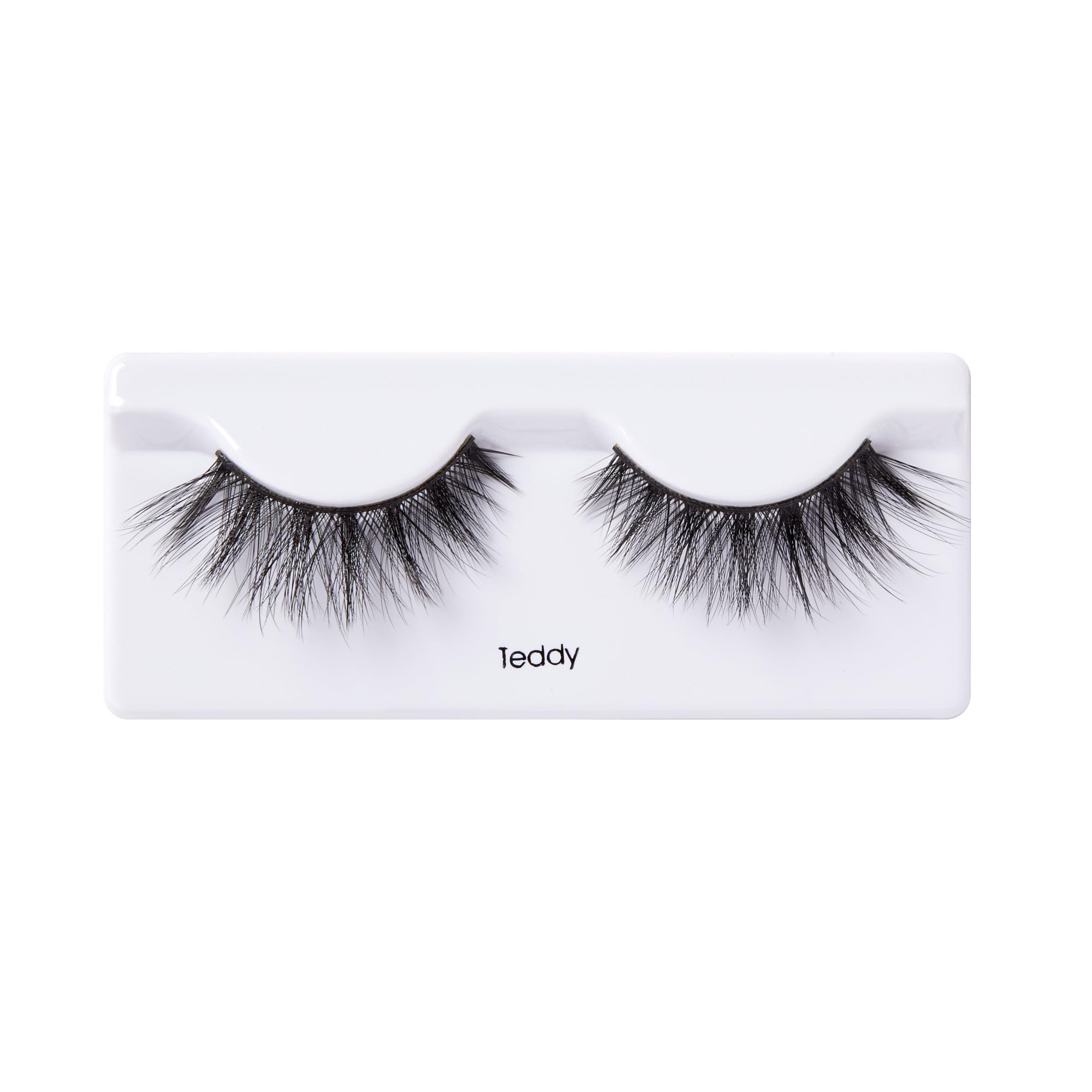 KISS Teddy 12mm lashes on eye-view demonstrates 3D volume and separation.