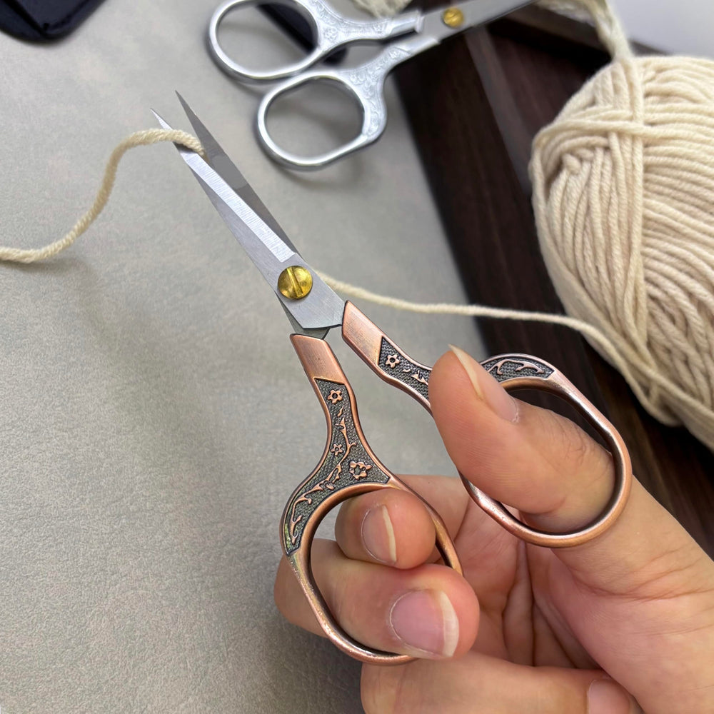 KISTARCH eyebrow trim scissors for delicate shaping and control