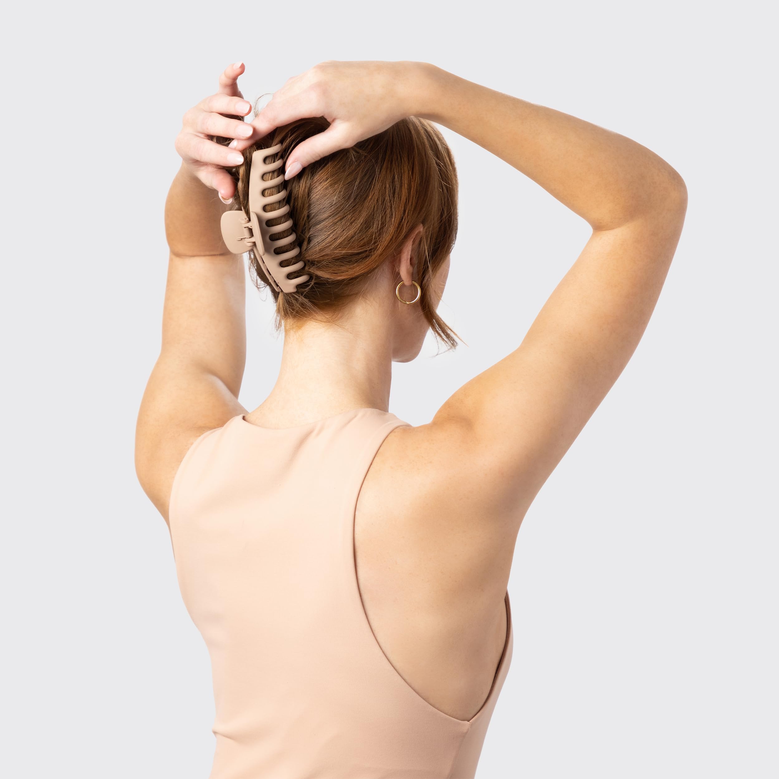 Kitsch clip con variedad de formas para looks variados.