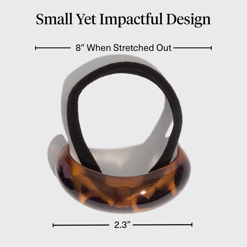 Kitsch design combines fashion with eco-friendly materials for daily wear.