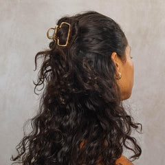 Kitsch updo clip makes easy styling for quick half-up looks.