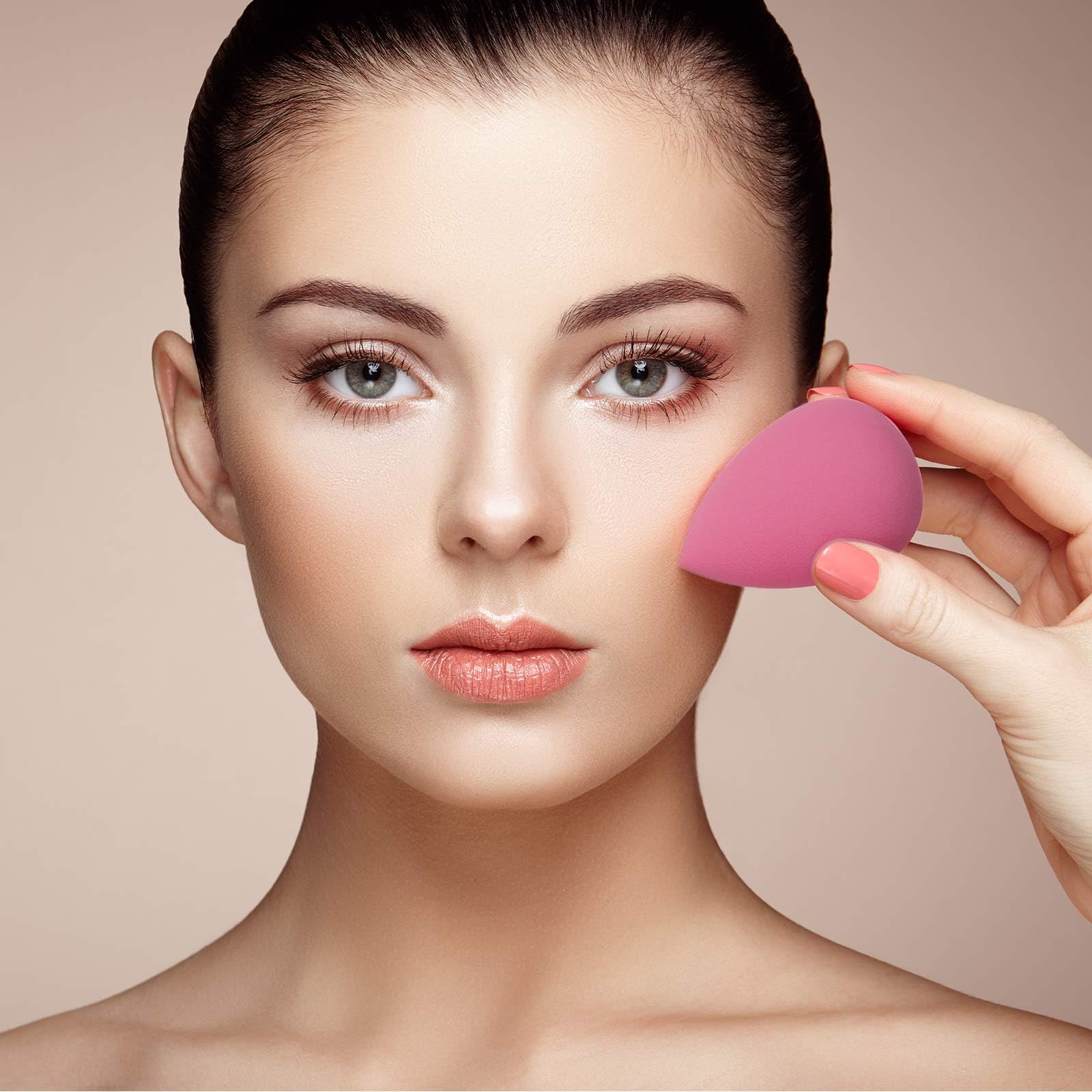 Kolavia mini sponges collection for precise application around eyes and small areas.
