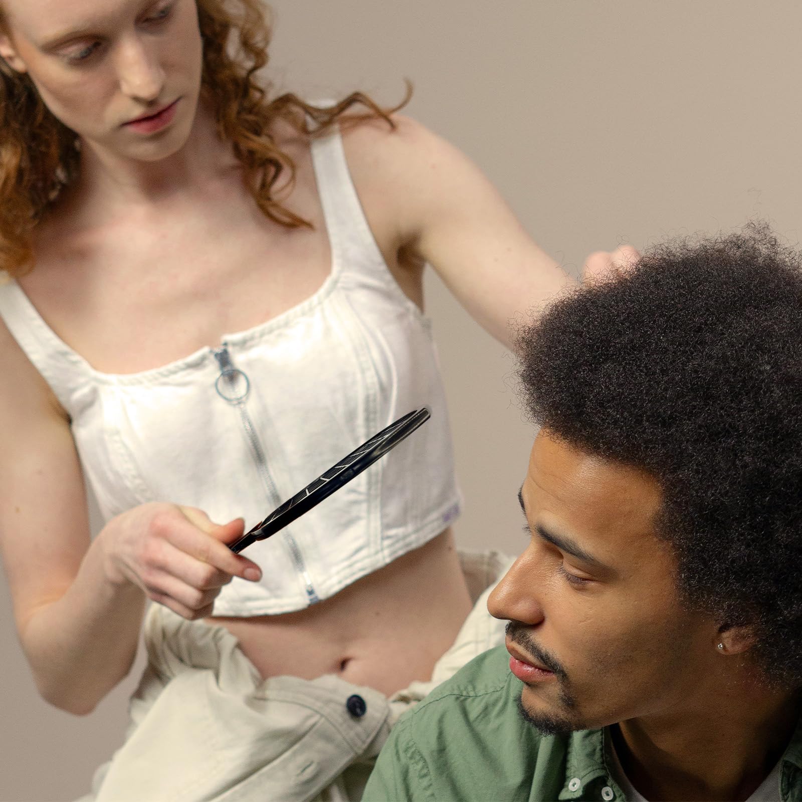 Kootinn travel-friendly styling tool supports on-the-go grooming