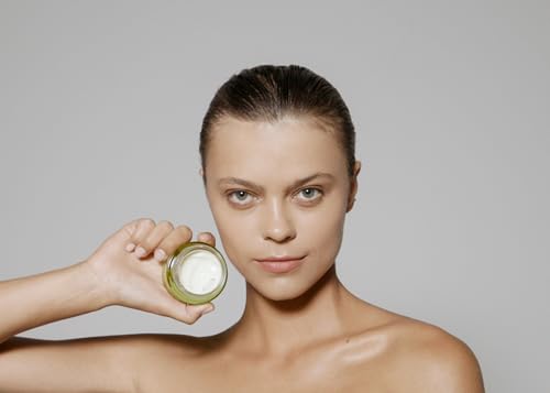 KORRES Santorini Grape sensitive skin calming shot demonstrates gentle use.