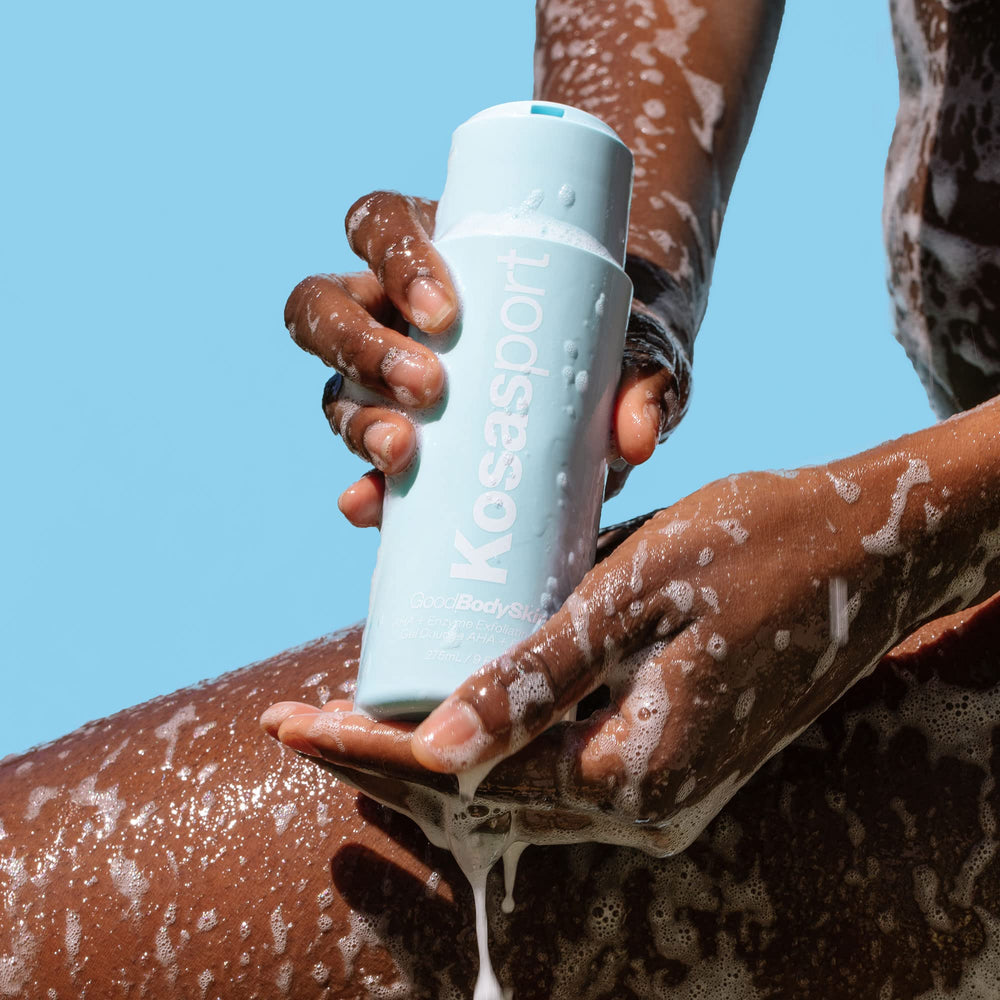 Kosas Kosasport Good Body Skin, enzimas de fruta para exfoliación diaria efectiva.