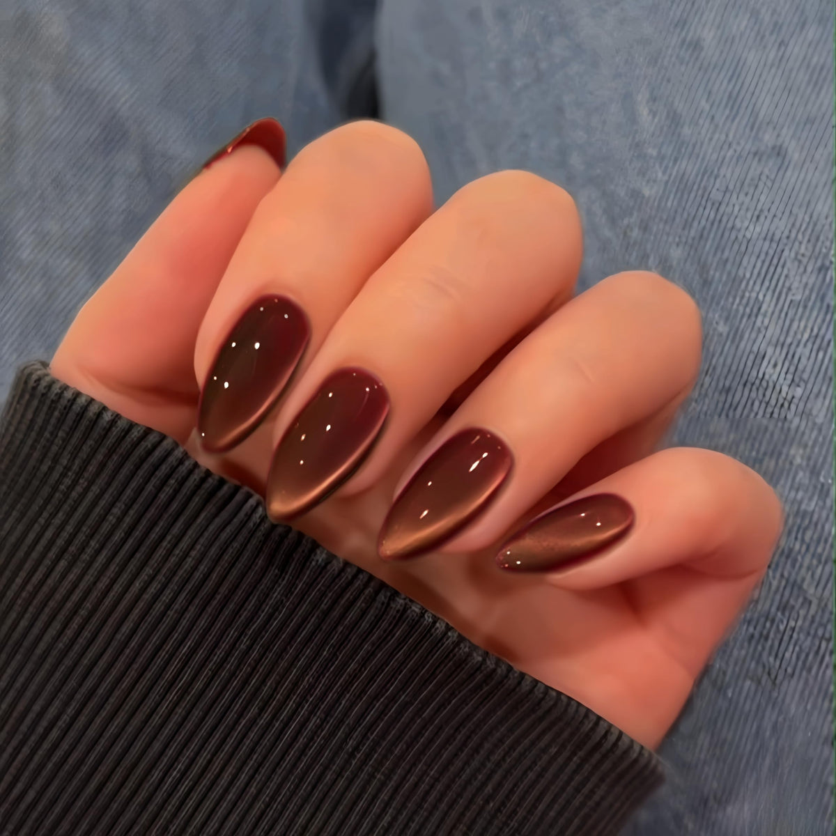 KQueenest cat eye warm brown press-on nails with almond shape for chic maintenance