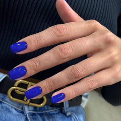 Detalle de textura acrílica azul royal para acabado natural