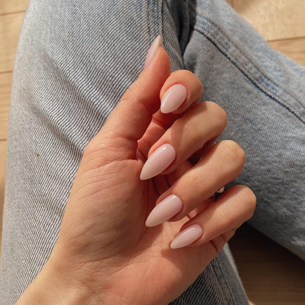 KQueenest dusty pink press-on nails packaging emphasizes reusable gel coating durability