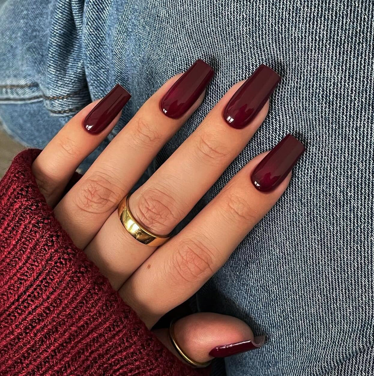 KQueenest Marron Red press-on nails in long square shape for quick, salon-grade elegance.