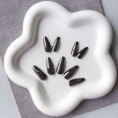 KQueenest medium almond press-ons offer comfortable fit and elegant elongation.