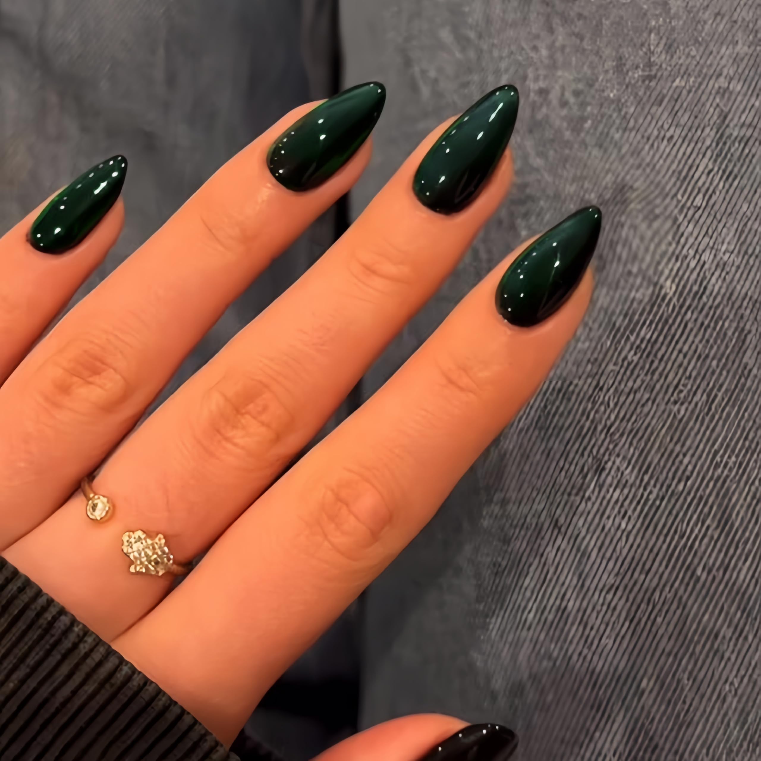 Uñas KQueenest ojo-gato esmeralda en forma almendra, acabado glamuroso