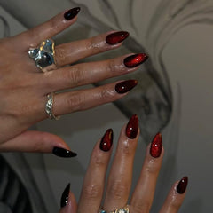 Uñas con diseño brillante de KQueenest, acabado resplandeciente para celebraciones.