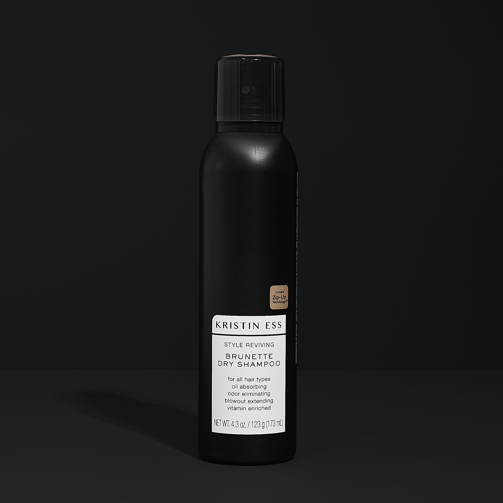 Fine powder dusts hair with a matte finish for brunettes