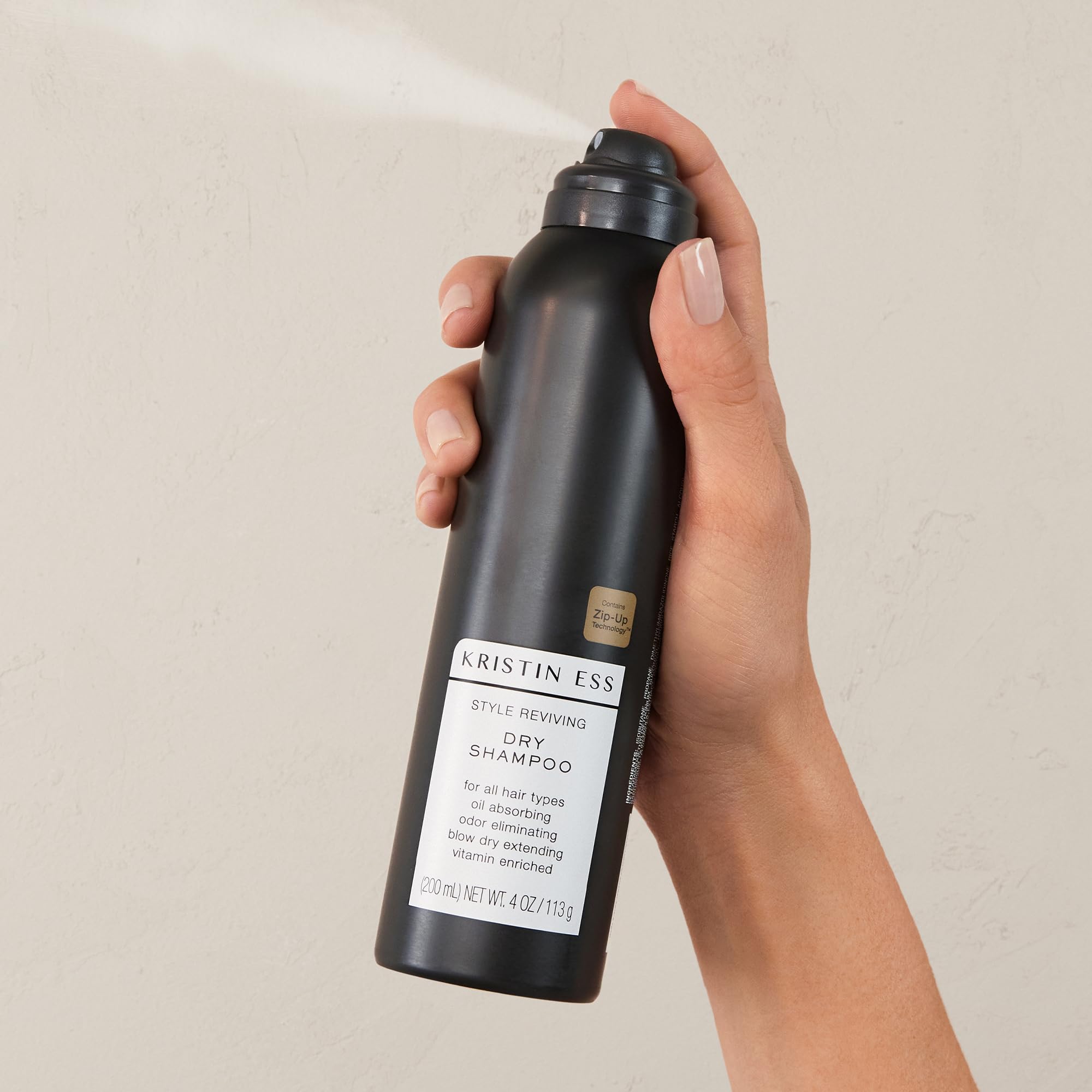 Kristin Ess Champú Seco: elimina olores y refresca el peinado.