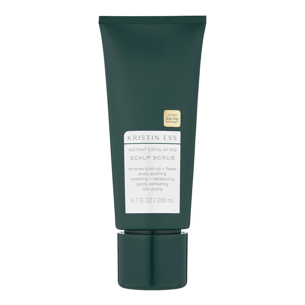 Kristin Ess exfoliante para cabello, botella visible, limpieza suave y detox del cuero cabelludo.