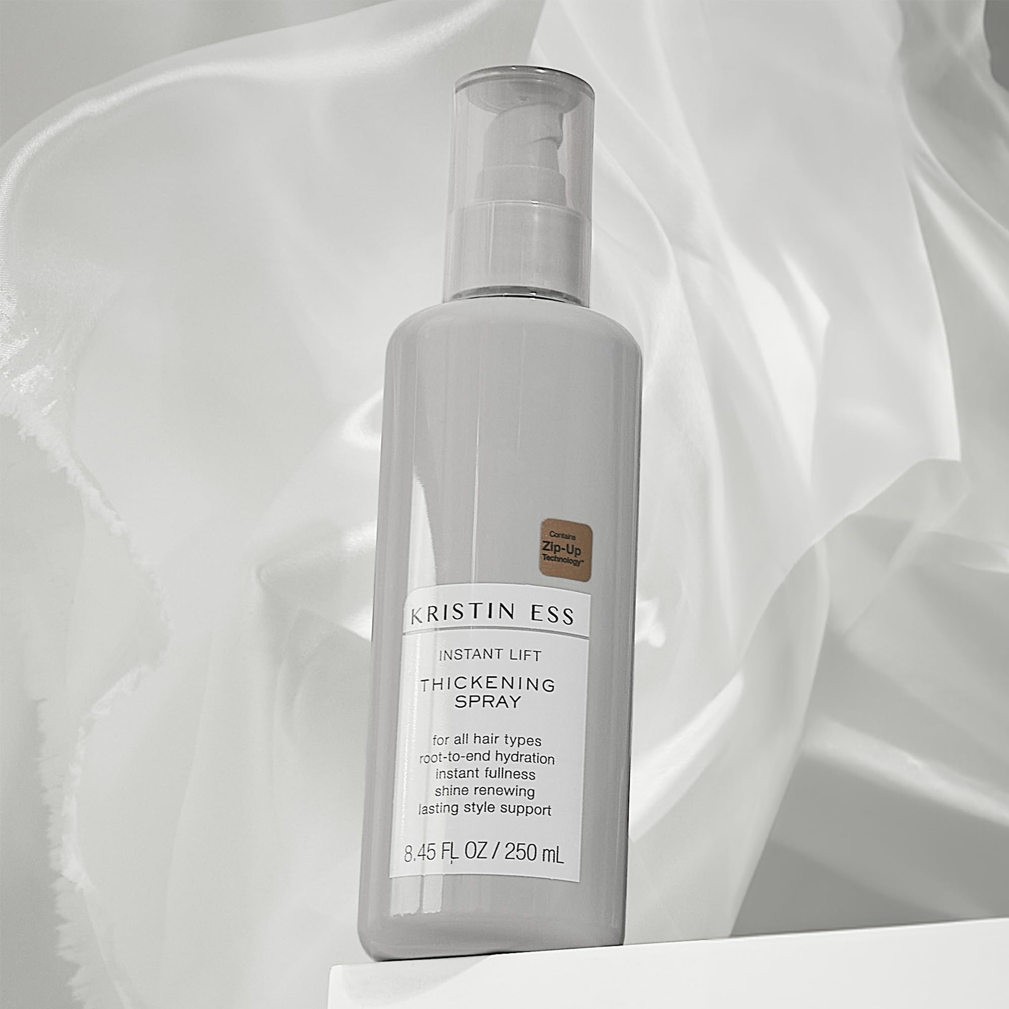 Peinado final con Kristin Ess Hair Instant Lift para estilo duradero