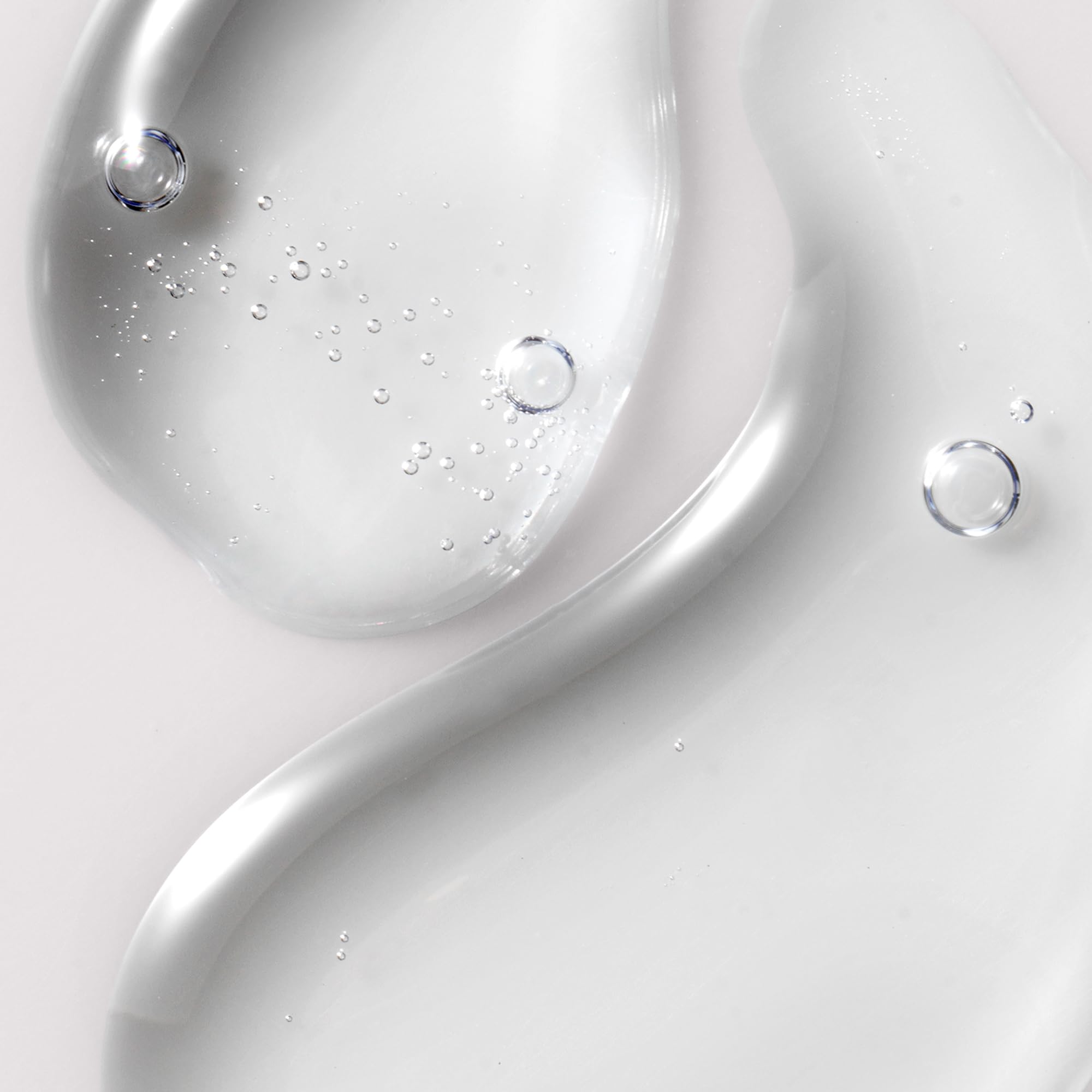 Serum Kristin Ess para cabello hidratado: textura ligera y rápida absorción