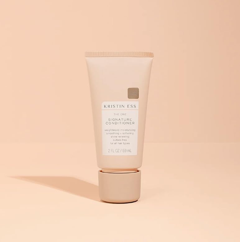 Acondicionador mini Signature, textura suave que deja el cabello manejable