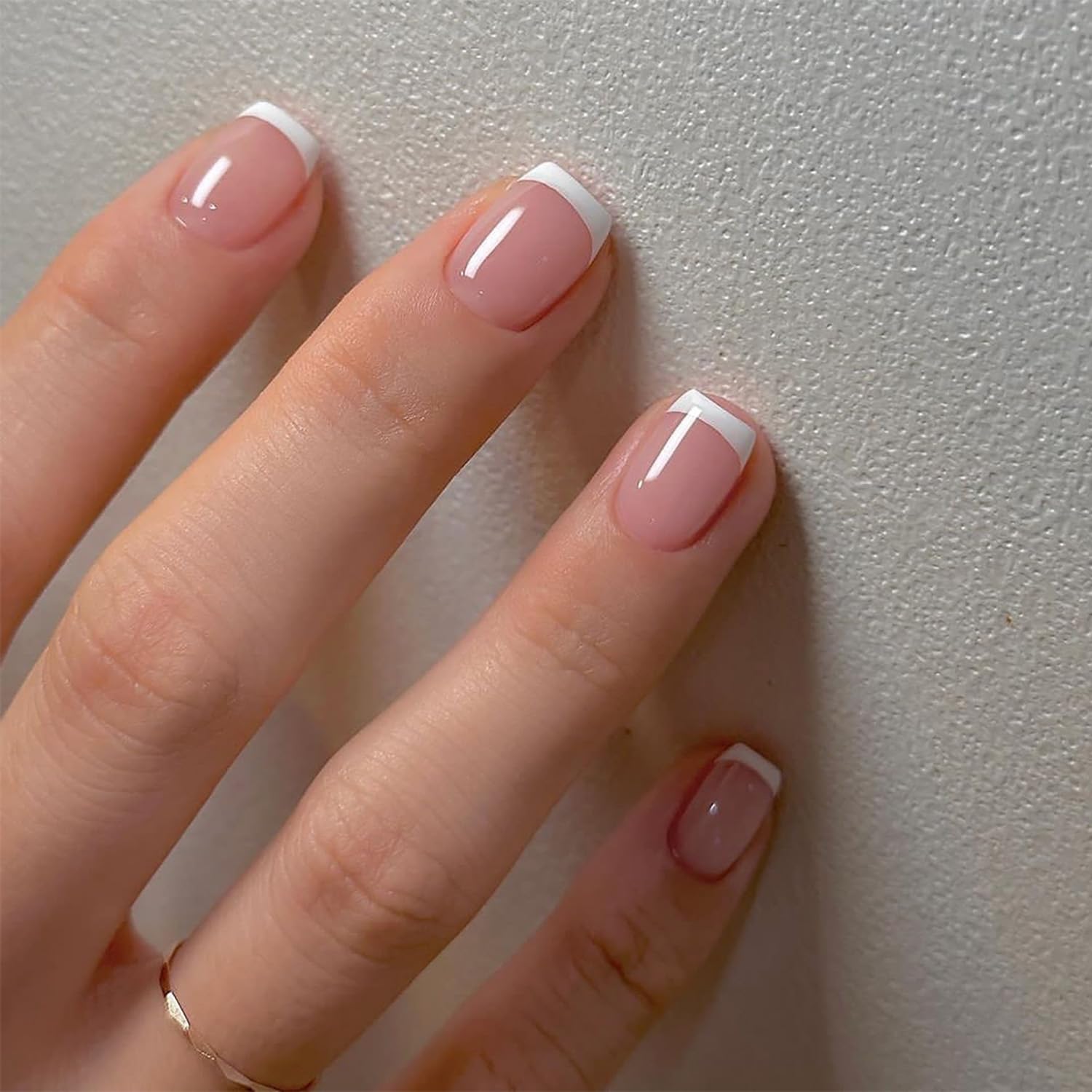 KRTBKR uñas francesas blancas de diseño para un acabado elegante y rápido
