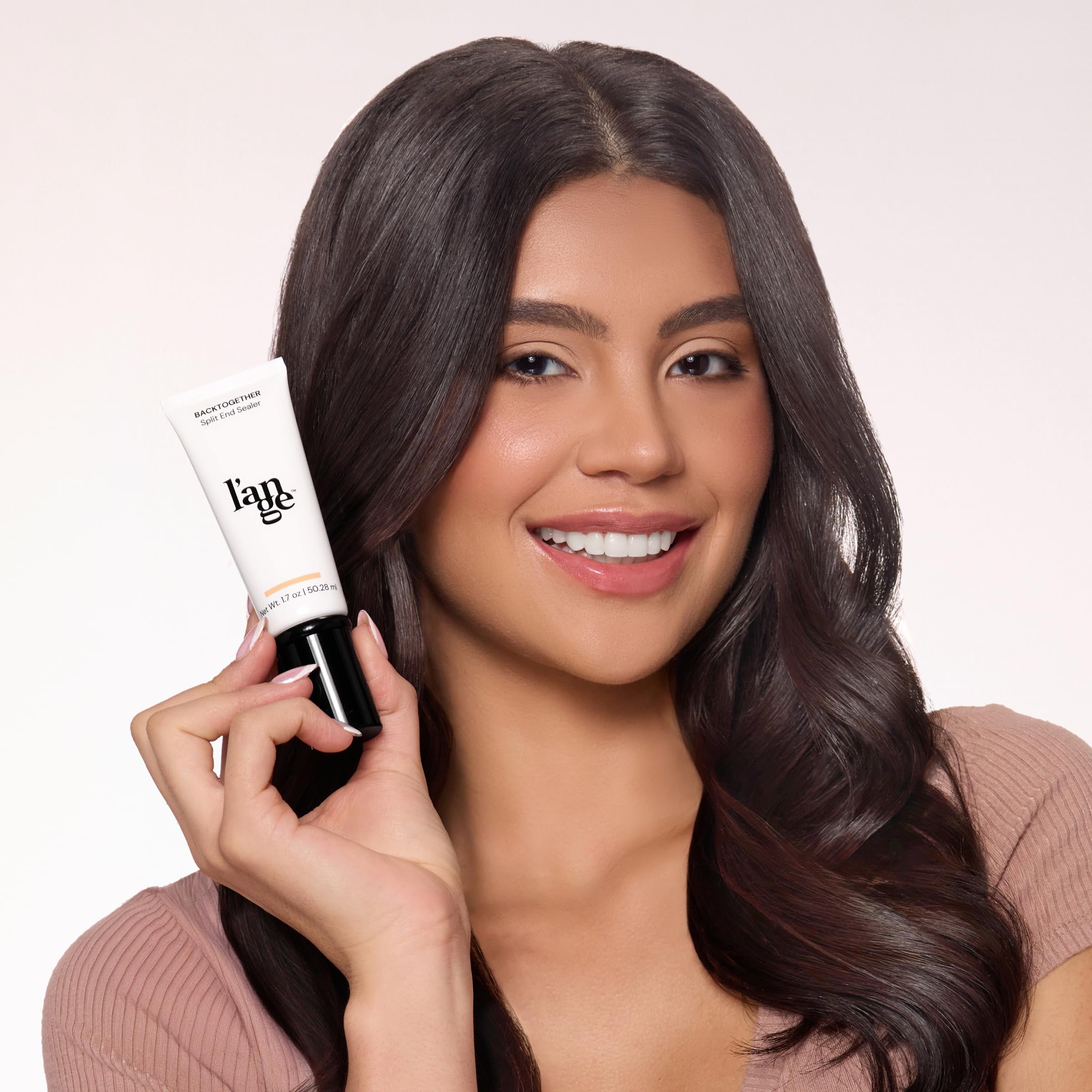 Brillo sin residuos y control del frizz con Backtogether.