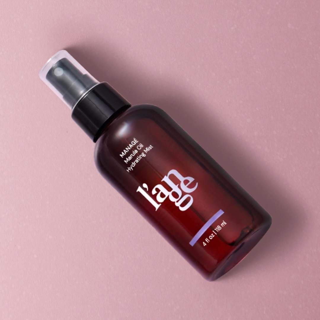 L'ANGE HAIR Marula Oil Hydrating Mist aporta brillo y nutrición para cabello seco.
