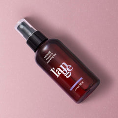 L'ANGE HAIR Marula Oil Hydrating Mist aporta brillo y nutrición para cabello seco.