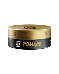 L3 Level 3 Pomade: botella con brillo duradero y sin residuo visible.